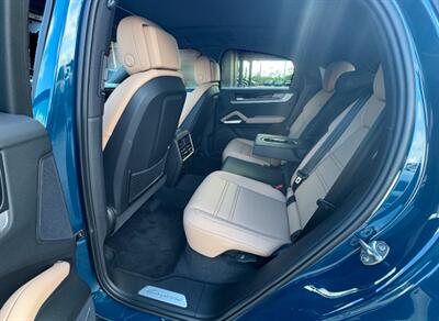 2025 Porsche Cayenne Coupe   - Photo 4 - Indianapolis, IN 46268
