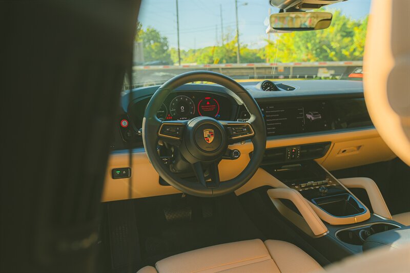 2025 Porsche Cayenne Coupe - Photo 34 - Indianapolis, IN 46268