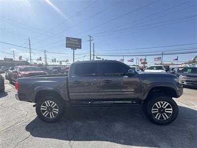 2017 Toyota Tacoma SR5 V6   - Photo 7 - Dallas, TX 75247