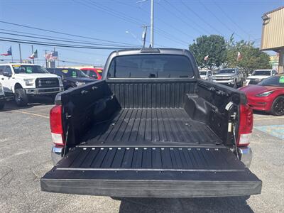 2017 Toyota Tacoma SR5 V6   - Photo 6 - Dallas, TX 75247