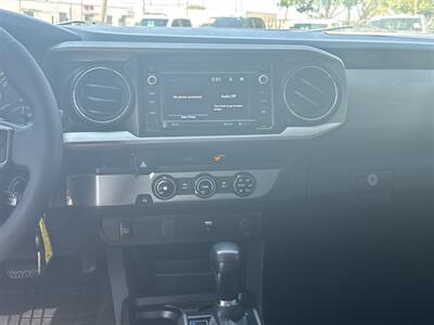 2017 Toyota Tacoma SR5 V6   - Photo 17 - Dallas, TX 75247