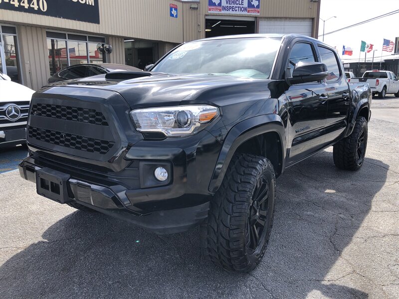 2017 Toyota Tacoma TRD Off-Road   - Photo 1 - Dallas, TX 75247