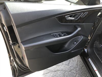 2020 Audi Q8 quattro Premium Plus - Photo 14 - Dallas, TX 75247