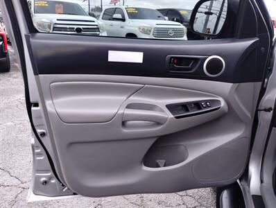 2015 Toyota Tacoma V6   - Photo 18 - Dallas, TX 75247