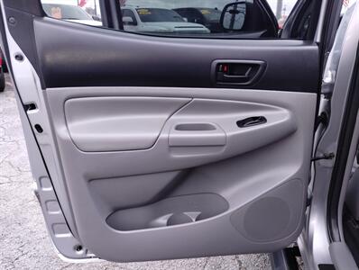 2015 Toyota Tacoma V6   - Photo 19 - Dallas, TX 75247