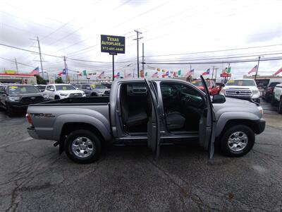 2015 Toyota Tacoma V6   - Photo 11 - Dallas, TX 75247
