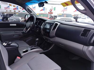 2015 Toyota Tacoma V6   - Photo 14 - Dallas, TX 75247