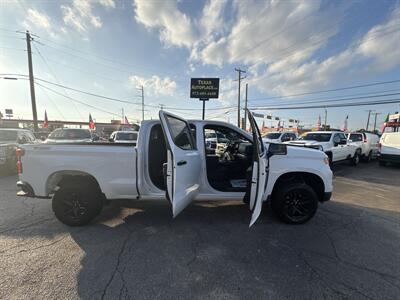 2023 Chevrolet Silverado 1500 LT Trail Boss   - Photo 12 - Dallas, TX 75247