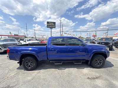 2022 Toyota Tacoma SR5 V6   - Photo 12 - Dallas, TX 75247