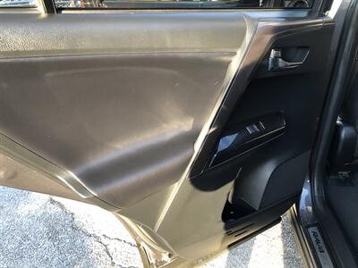 2017 Toyota RAV4 SE   - Photo 37 - Dallas, TX 75247