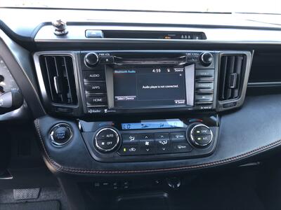 2017 Toyota RAV4 SE   - Photo 15 - Dallas, TX 75247