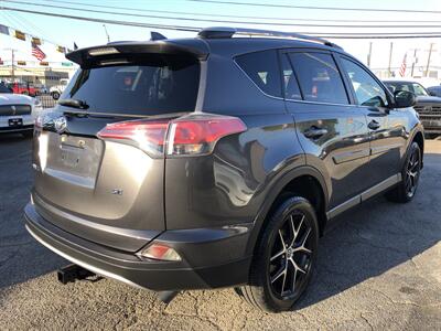 2017 Toyota RAV4 SE   - Photo 29 - Dallas, TX 75247