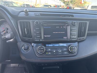2017 Toyota RAV4 SE   - Photo 10 - Dallas, TX 75247