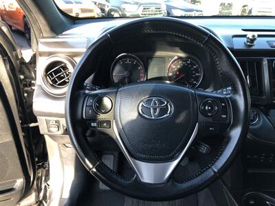 2017 Toyota RAV4 SE   - Photo 13 - Dallas, TX 75247