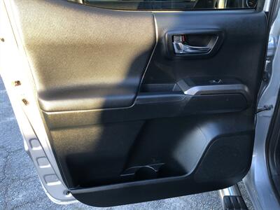 2017 Toyota Tacoma TRD Sport   - Photo 29 - Dallas, TX 75247