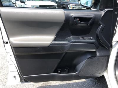 2019 Toyota Tacoma SR   - Photo 27 - Dallas, TX 75247