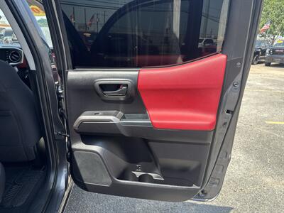 2020 Toyota Tacoma SR5   - Photo 15 - Dallas, TX 75247