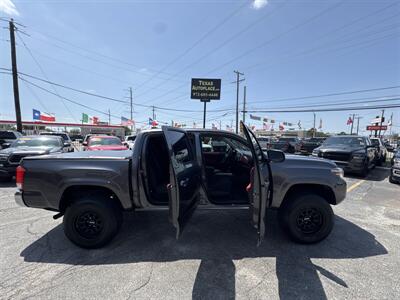 2020 Toyota Tacoma SR5   - Photo 13 - Dallas, TX 75247