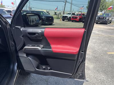 2020 Toyota Tacoma SR5   - Photo 17 - Dallas, TX 75247