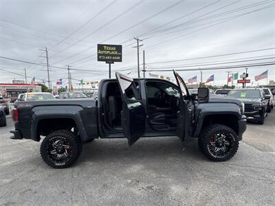 2018 GMC Sierra 1500 SLT   - Photo 9 - Dallas, TX 75247