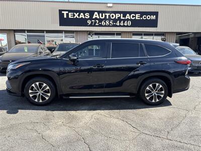 2023 Toyota Highlander XLE   - Photo 15 - Dallas, TX 75247