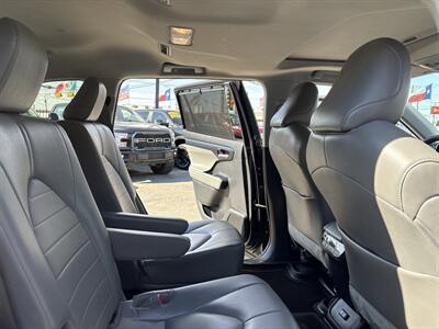 2023 Toyota Highlander XLE   - Photo 38 - Dallas, TX 75247