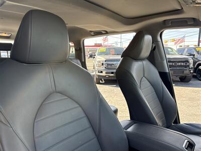 2023 Toyota Highlander XLE   - Photo 33 - Dallas, TX 75247