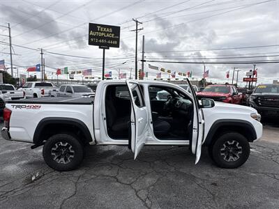 2017 Toyota Tacoma TRD Off-Road   - Photo 14 - Dallas, TX 75247