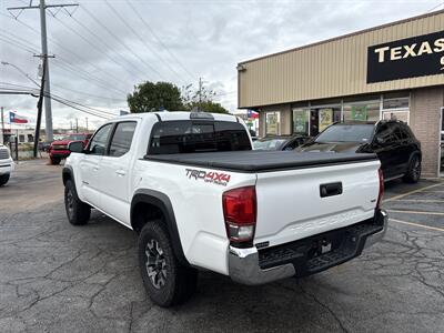 2017 Toyota Tacoma TRD Off-Road   - Photo 12 - Dallas, TX 75247