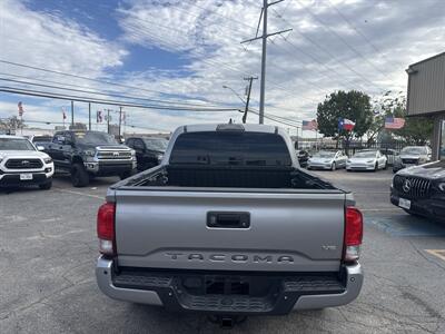 2017 Toyota Tacoma TRD Sport   - Photo 4 - Dallas, TX 75247