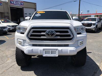 2019 Toyota Tacoma SR5 V6   - Photo 2 - Dallas, TX 75247