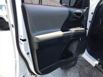 2019 Toyota Tacoma SR5 V6   - Photo 8 - Dallas, TX 75247