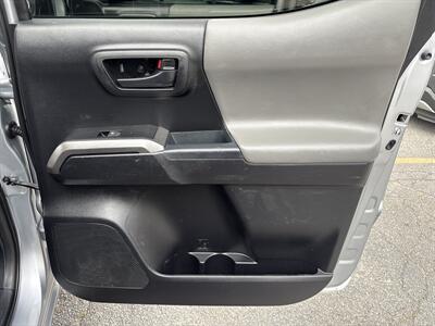 2019 Toyota Tacoma SR5 V6   - Photo 35 - Dallas, TX 75247