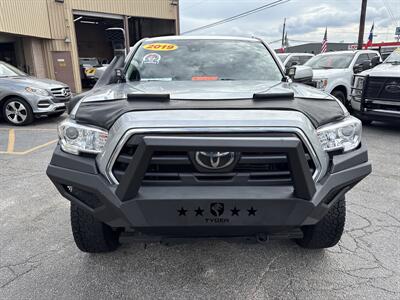 2019 Toyota Tacoma SR5 V6   - Photo 2 - Dallas, TX 75247