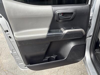 2019 Toyota Tacoma SR5 V6   - Photo 25 - Dallas, TX 75247