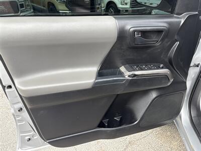 2019 Toyota Tacoma SR5 V6   - Photo 17 - Dallas, TX 75247
