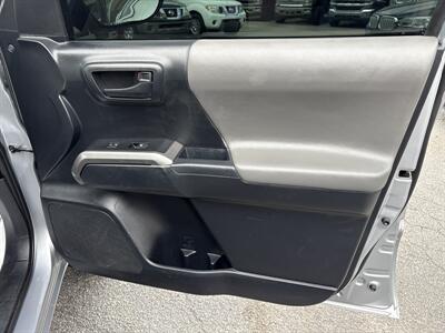 2019 Toyota Tacoma SR5 V6   - Photo 32 - Dallas, TX 75247