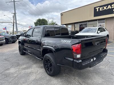 2021 Toyota Tacoma SR5   - Photo 2 - Dallas, TX 75247