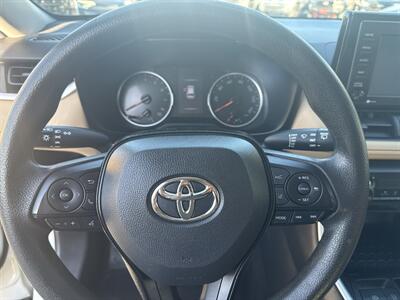 2020 Toyota RAV4 LE   - Photo 18 - Dallas, TX 75247