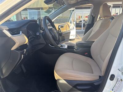 2020 Toyota RAV4 LE   - Photo 14 - Dallas, TX 75247