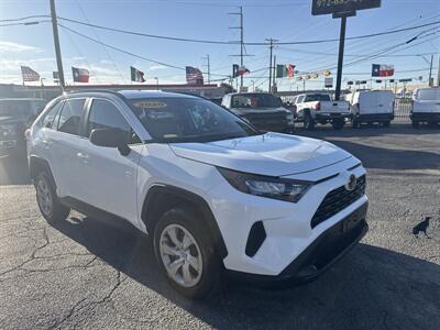 2020 Toyota RAV4 LE   - Photo 8 - Dallas, TX 75247