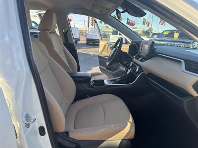 2020 Toyota RAV4 LE   - Photo 16 - Dallas, TX 75247