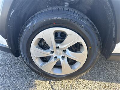 2020 Toyota RAV4 LE   - Photo 23 - Dallas, TX 75247