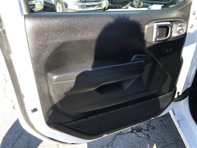 2025 Jeep Gladiator Sport   - Photo 15 - Dallas, TX 75247