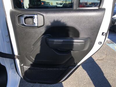 2025 Jeep Gladiator Sport   - Photo 31 - Dallas, TX 75247