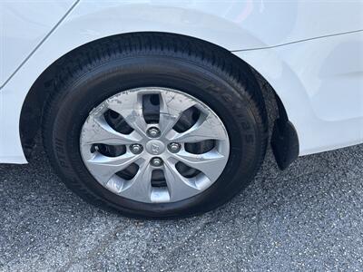 2015 Hyundai ACCENT GLS   - Photo 26 - Dallas, TX 75247