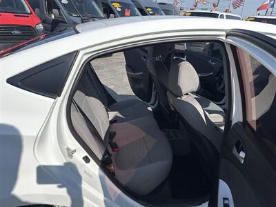 2015 Hyundai ACCENT GLS   - Photo 13 - Dallas, TX 75247