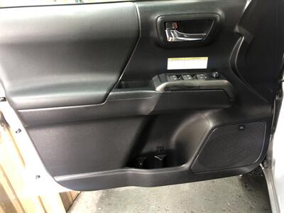 2020 Toyota Tacoma TRD Off-Road   - Photo 12 - Dallas, TX 75247