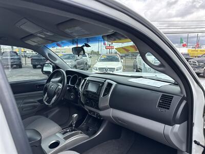 2015 Toyota Tacoma V6 - Photo 15 - Dallas, TX 75247