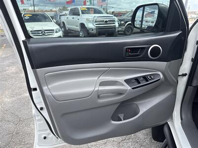 2015 Toyota Tacoma V6 - Photo 19 - Dallas, TX 75247